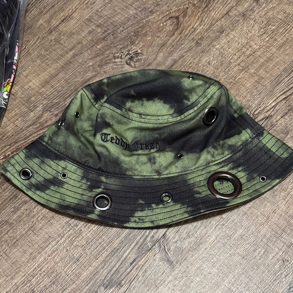 Teddy Fresh Camouflage Bucket Hat Grommet